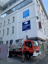 Das Schild nach erfolgter Montage